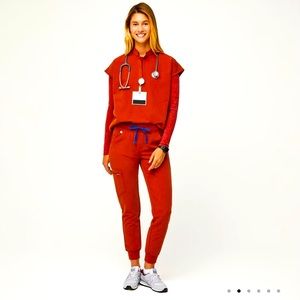 Figs Auburn scrub set